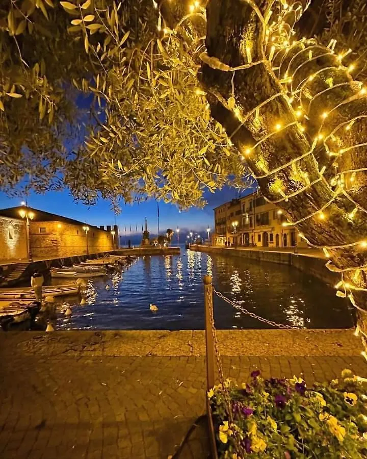 Mahatma Residence Lake View 라찌제