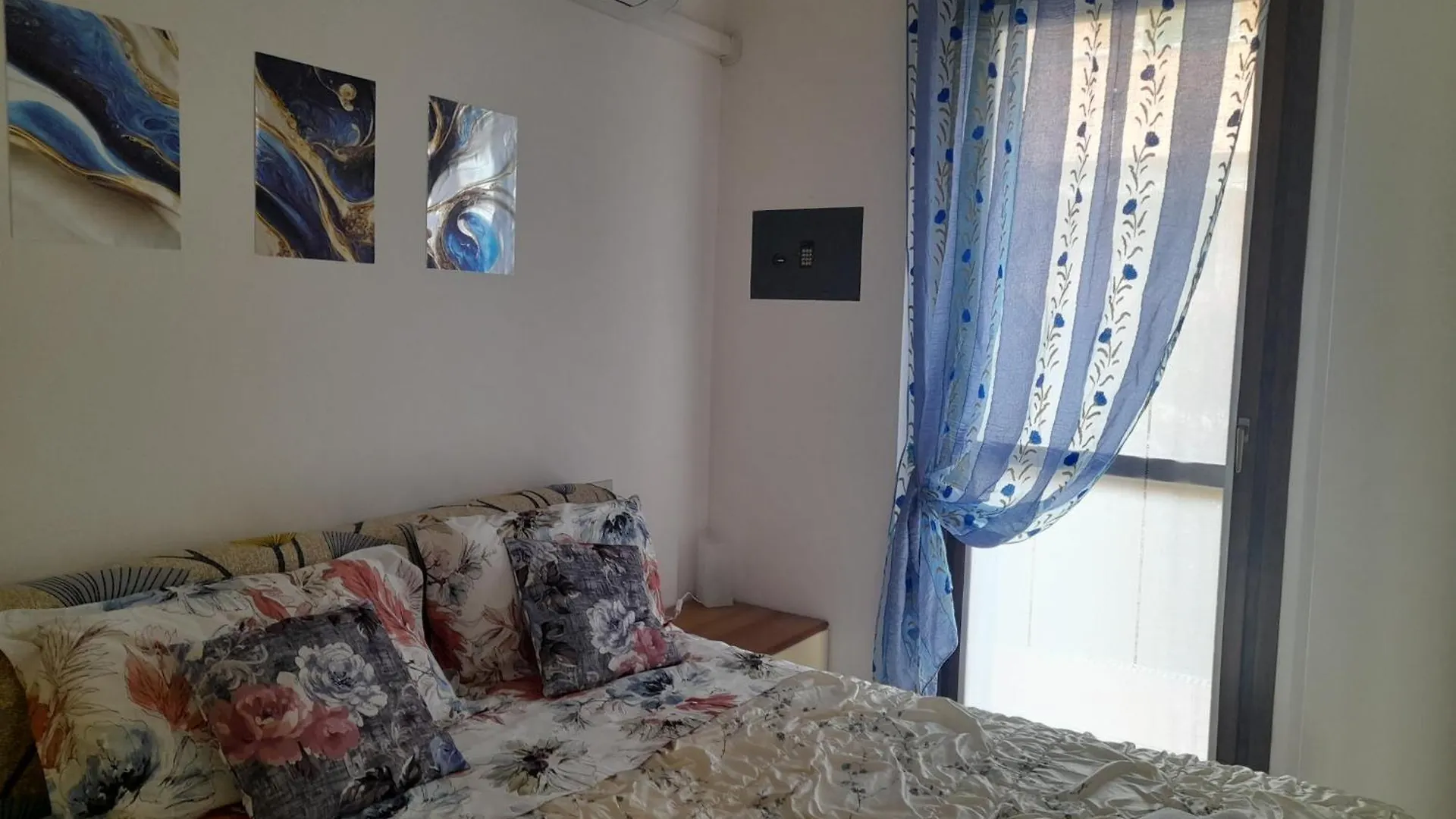 아파트 Mahatma Residence Lake View 라찌제